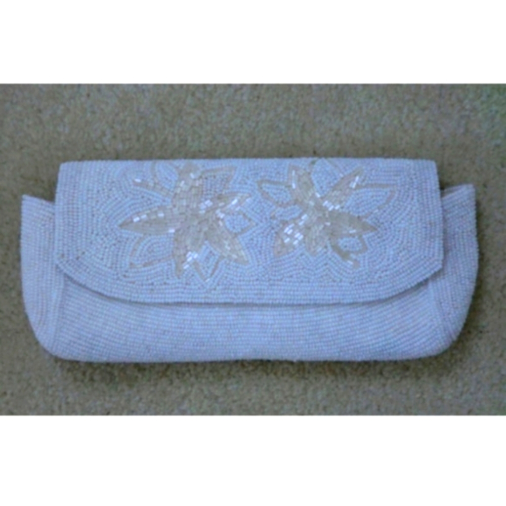 Vintage BEADED WHITE EVENING BAG / Clutch